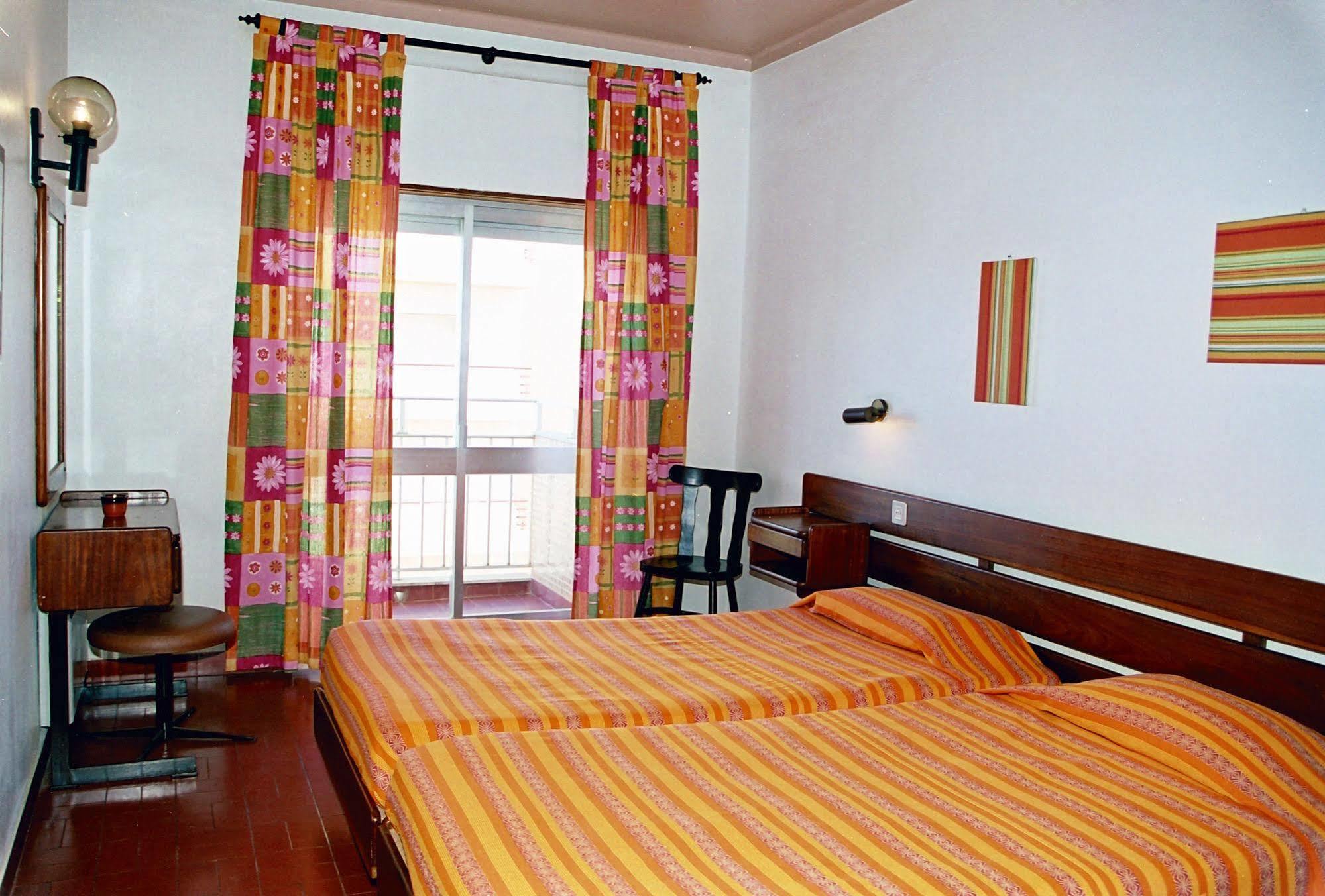Hotel Apartamento Iate Portimão Exteriör bild